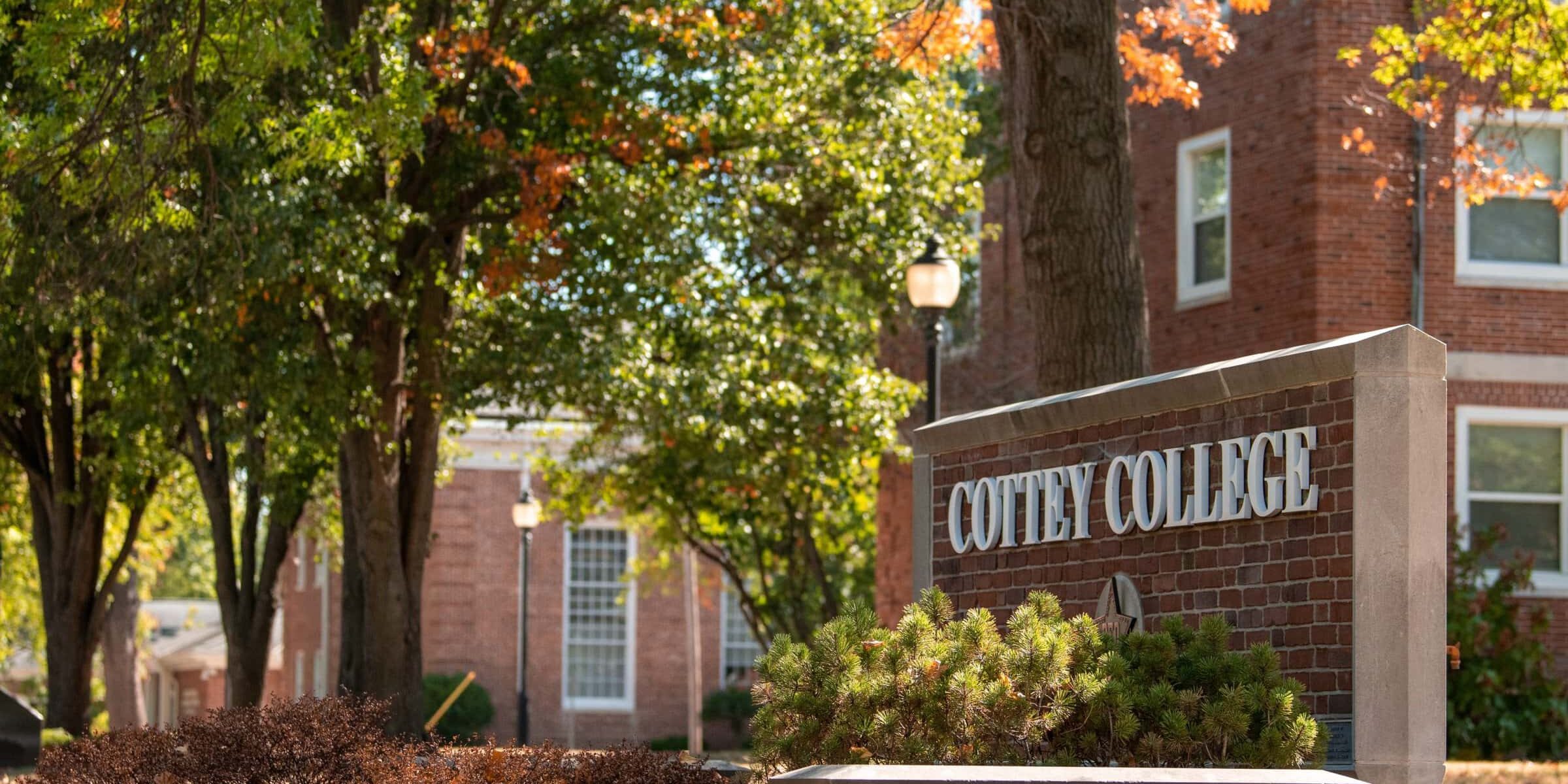 Cottey College campus in the fall