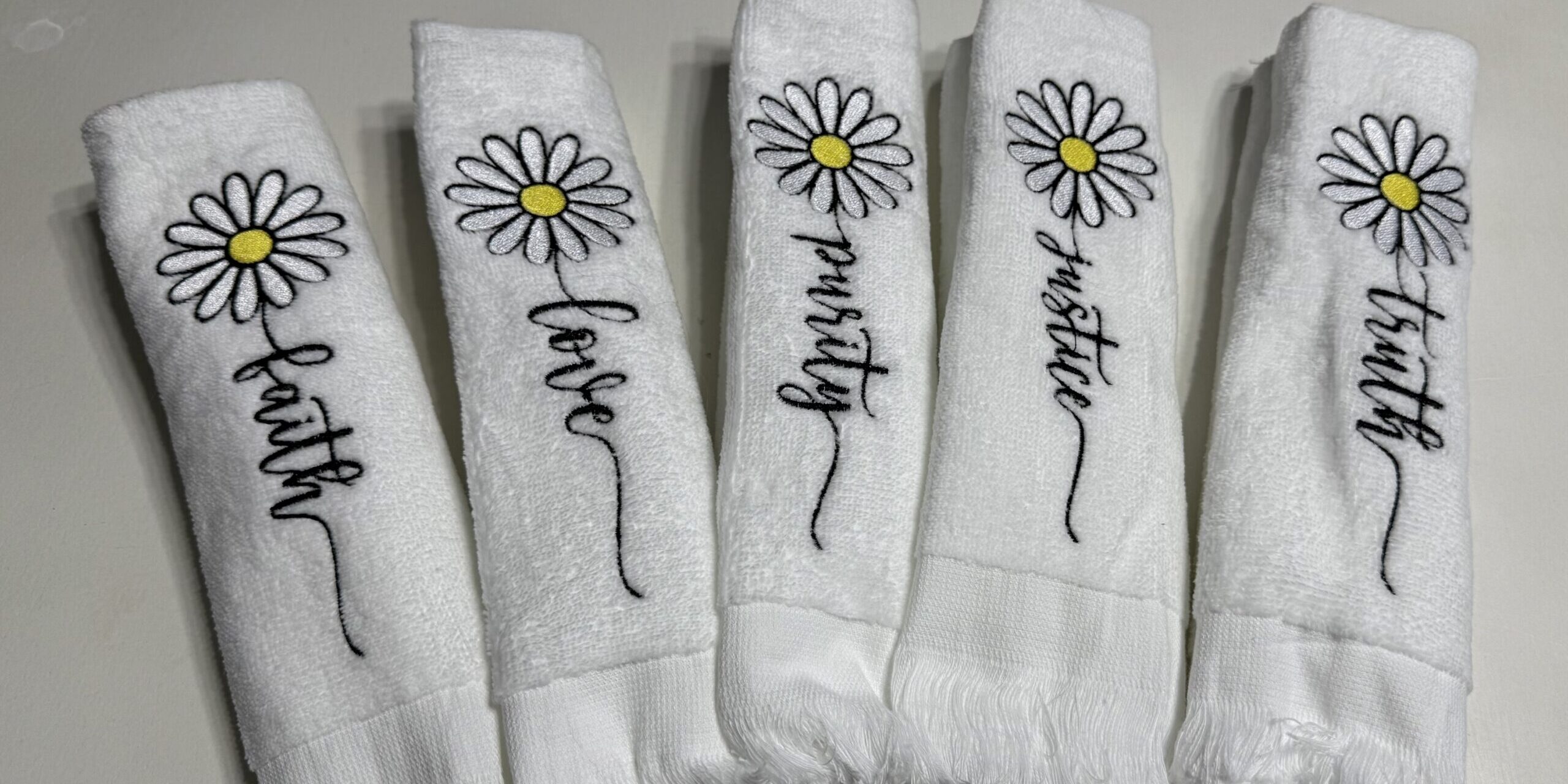 Set-of-5-Fingetip-Towels